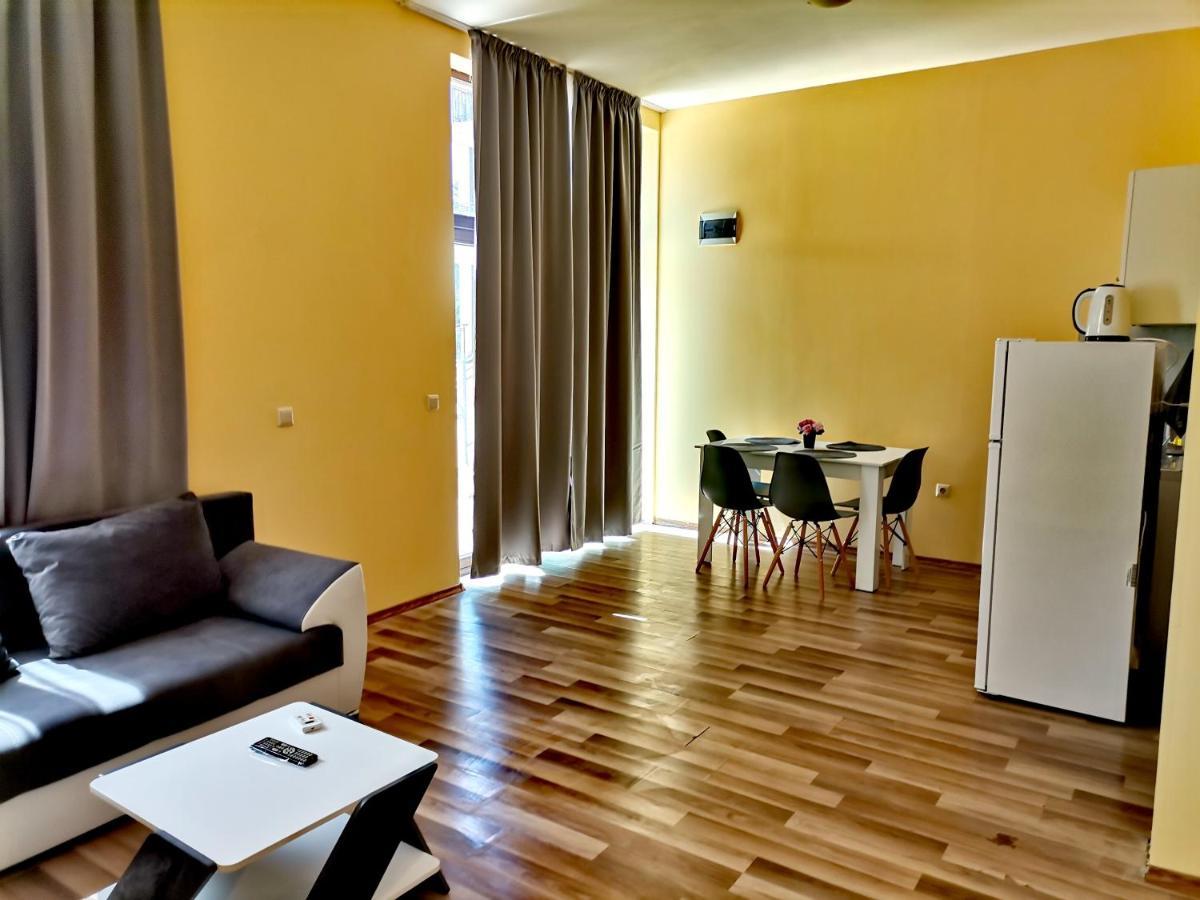 Pool Apartment Amadeus Lux Pantai Sunny Luaran gambar