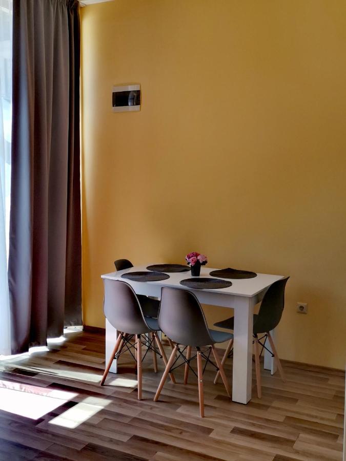 Pool Apartment Amadeus Lux Pantai Sunny Luaran gambar