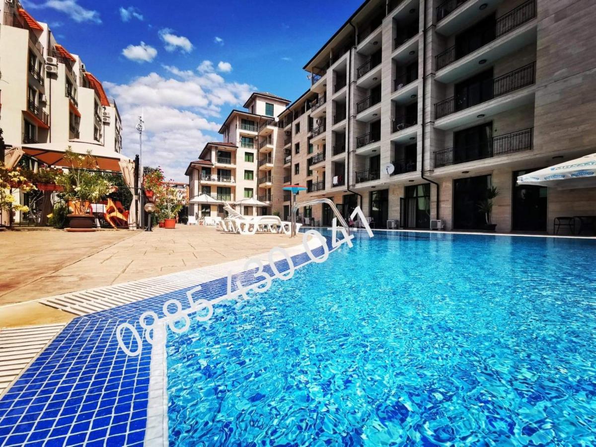 Pool Apartment Amadeus Lux Pantai Sunny Luaran gambar