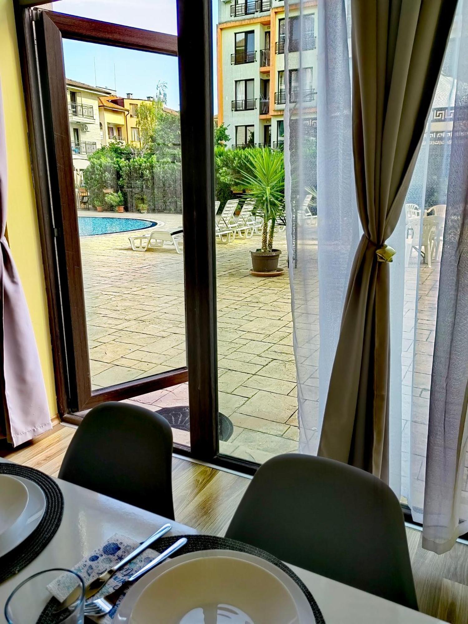 Pool Apartment Amadeus Lux Pantai Sunny Bilik gambar
